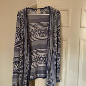 Blue white light blue cardigan, long in front pretty print
